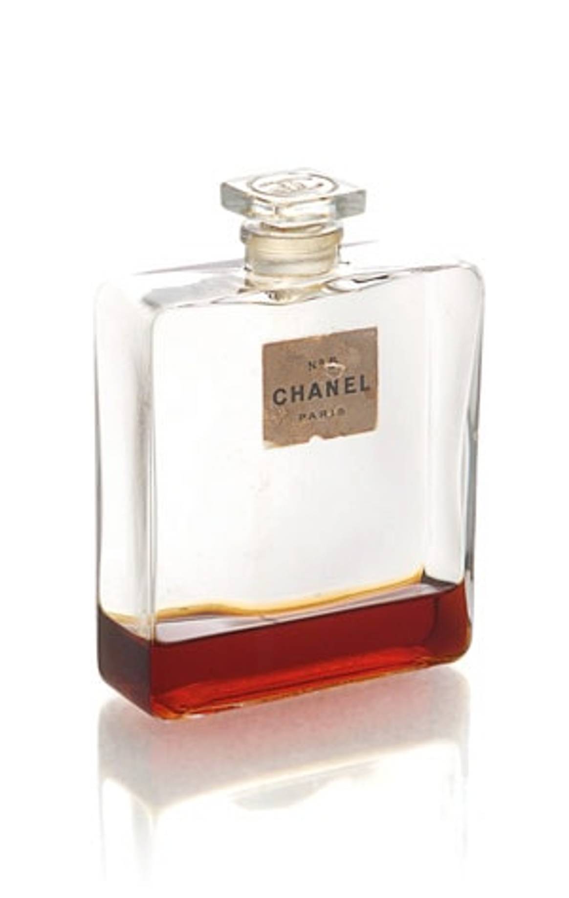 Het leven van Chanel door haar mantelpakjes