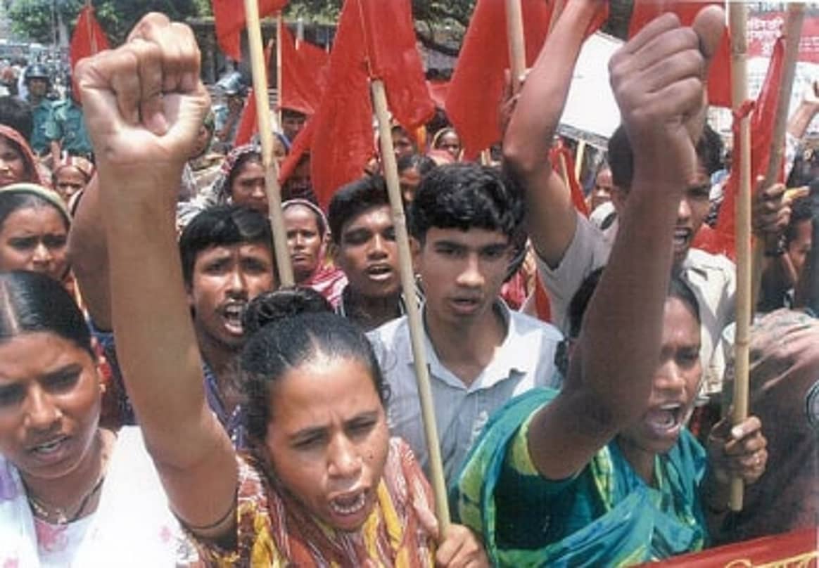 Bangladesch: Arbeiter halten bis jetzt größte Demo ab