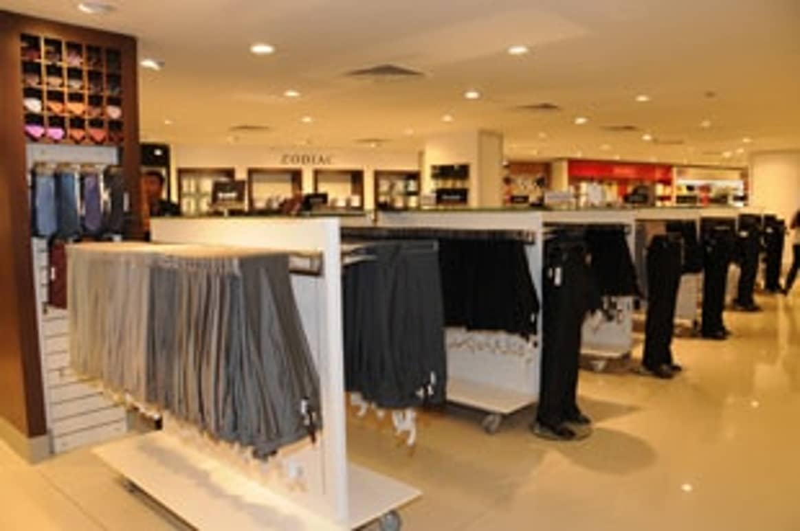 Indian retailers to go slow on expansion, Fitch report