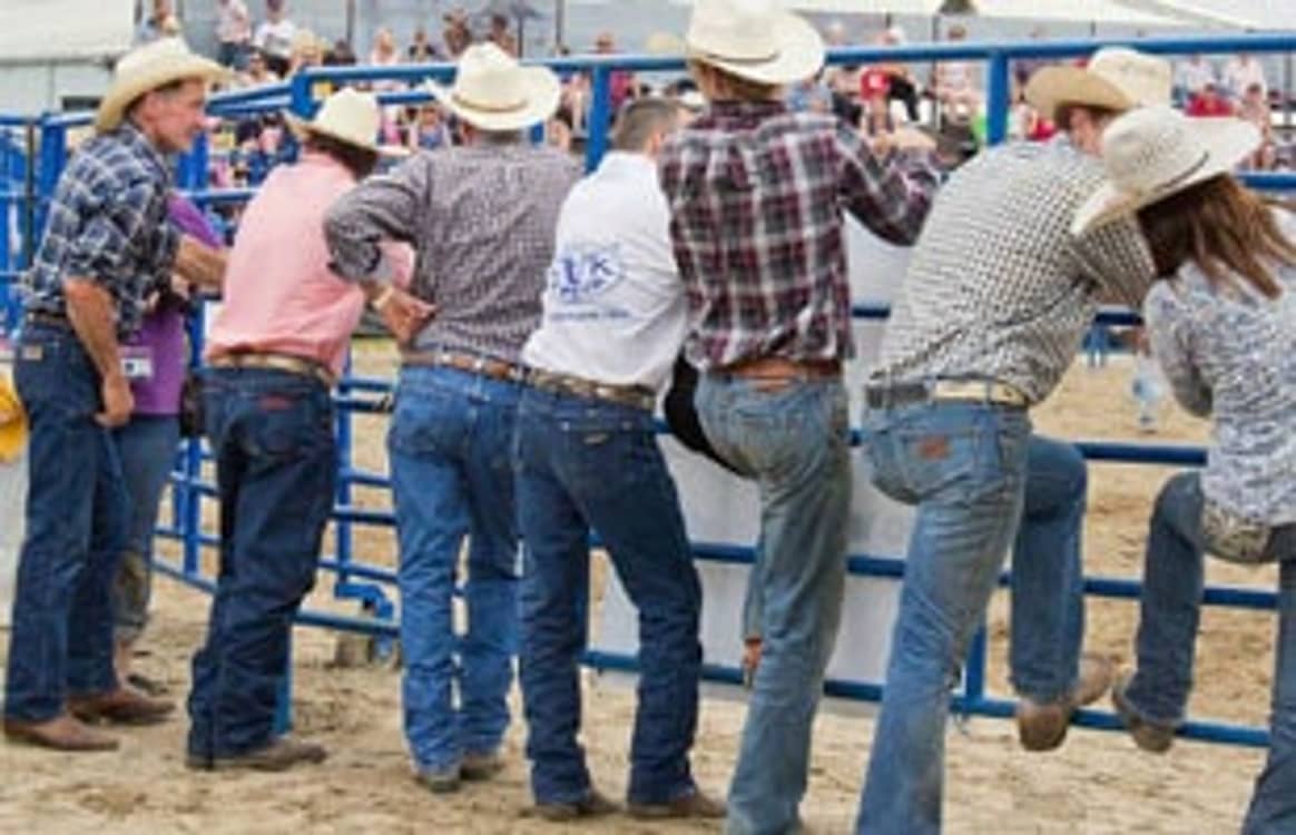 Stretch und Männlichkeit: Tragen richtige Männer hautenge Jeans?