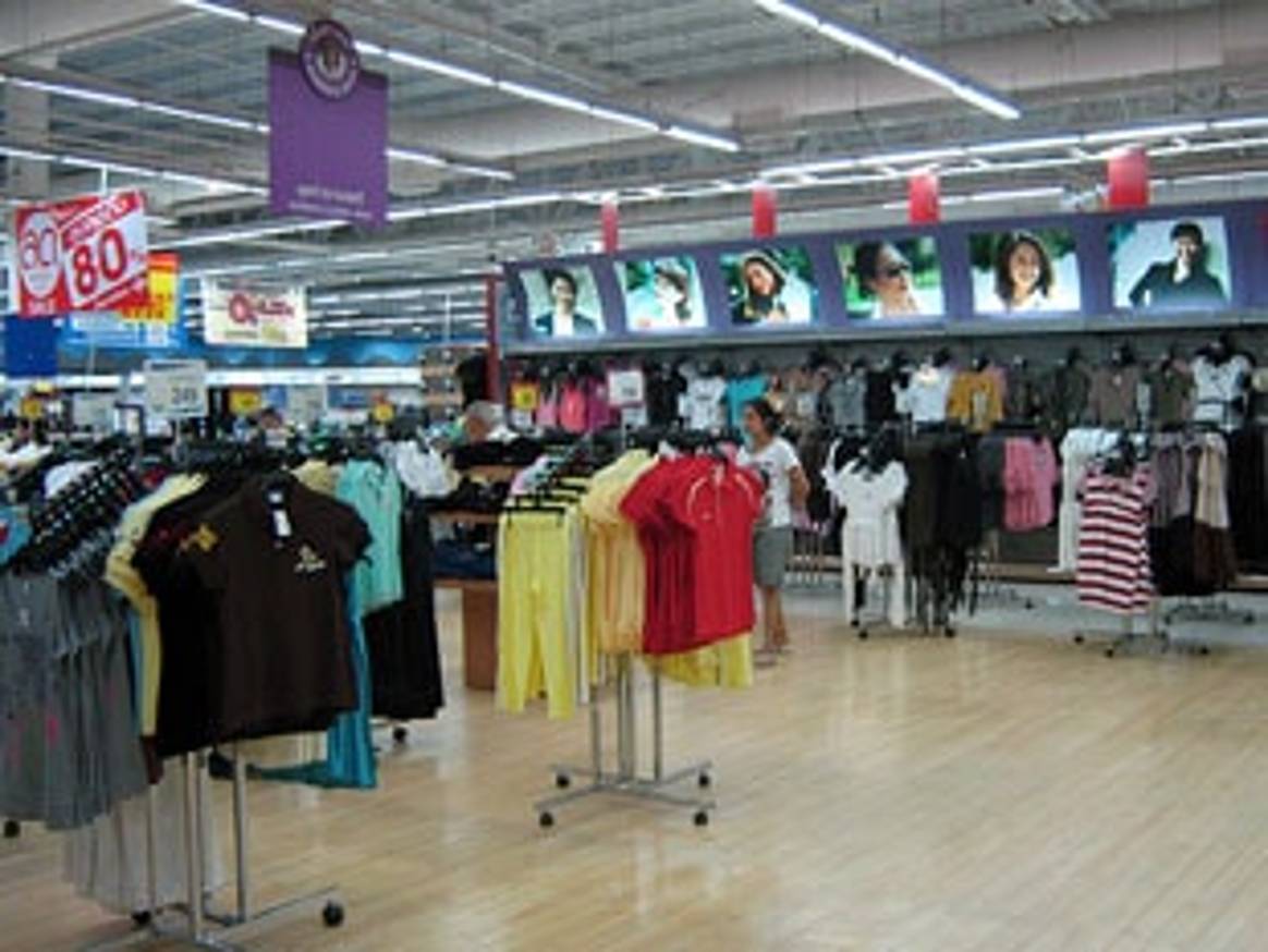 Foreign multi-brand retailers hold their India plans