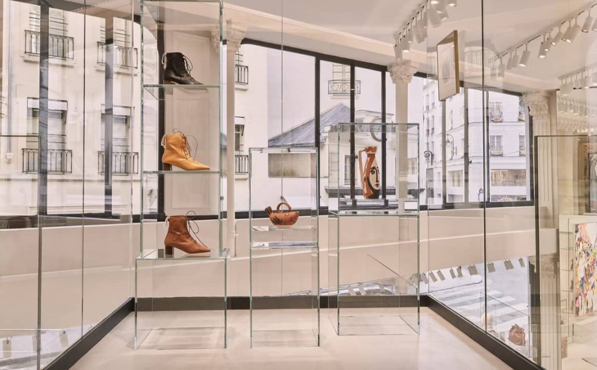 À quoi ressemble la nouvelle boutique parisienne de Loewe ?