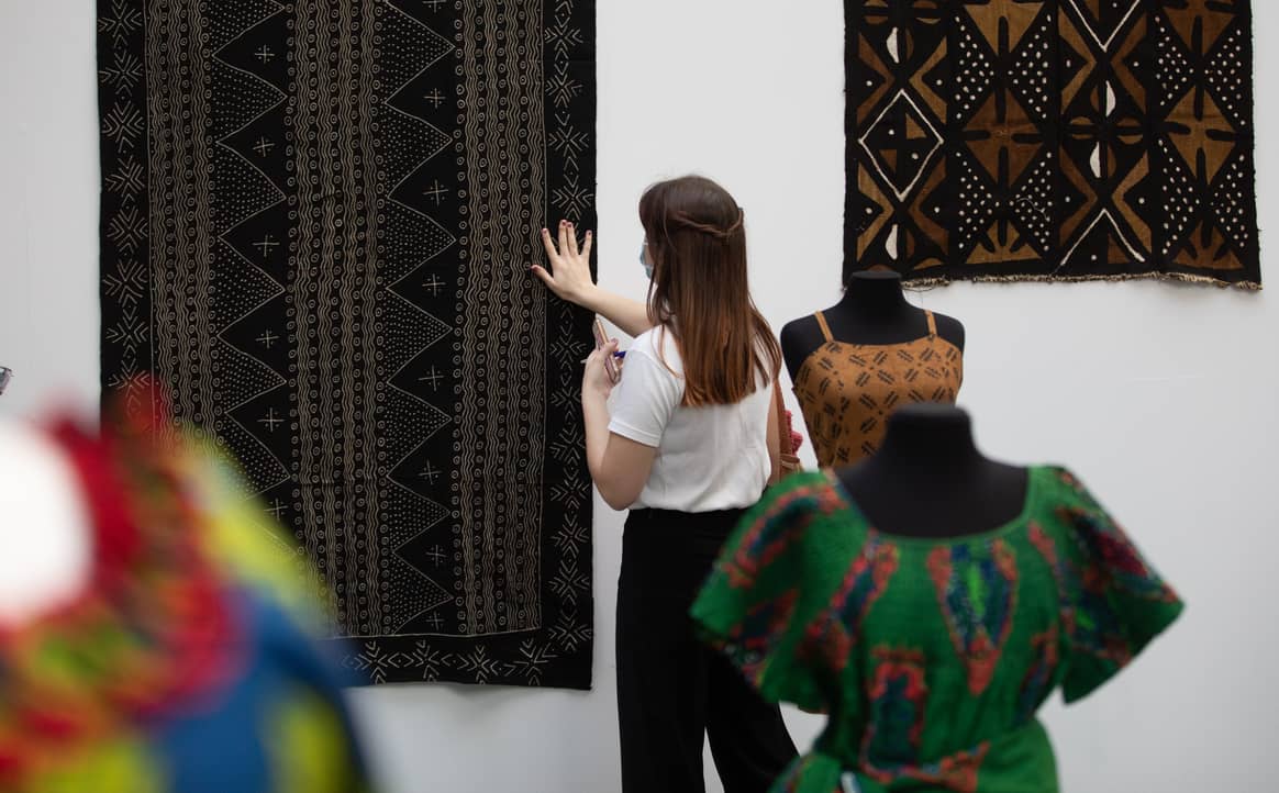 'Pagne Africain' in Modemuseum Hasselt toont veelzijdigheid van Afrikaanse textielculturen
