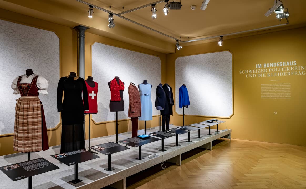 Ausstellung in der Schweiz: Robes politiques - Frauen Macht Mode