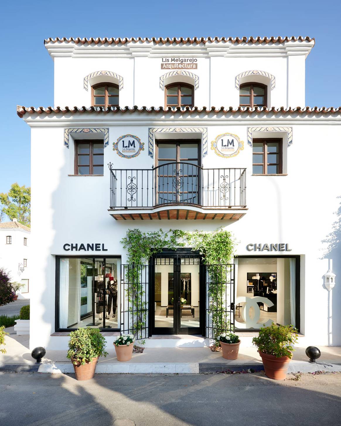 Photo Credits: Chanel, boutique efímera en el Hotel Marbella Club de Marbella, España.