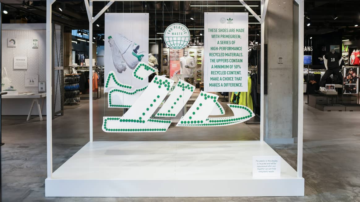 Die ganzheitlich nachhaltige Retail-Kampagne „Stan Smith, forever“ kompensiert CO2-Emissionen vollständig und setzt damit neue Maßstäbe für den Einzelhandel. Foto: Liganova