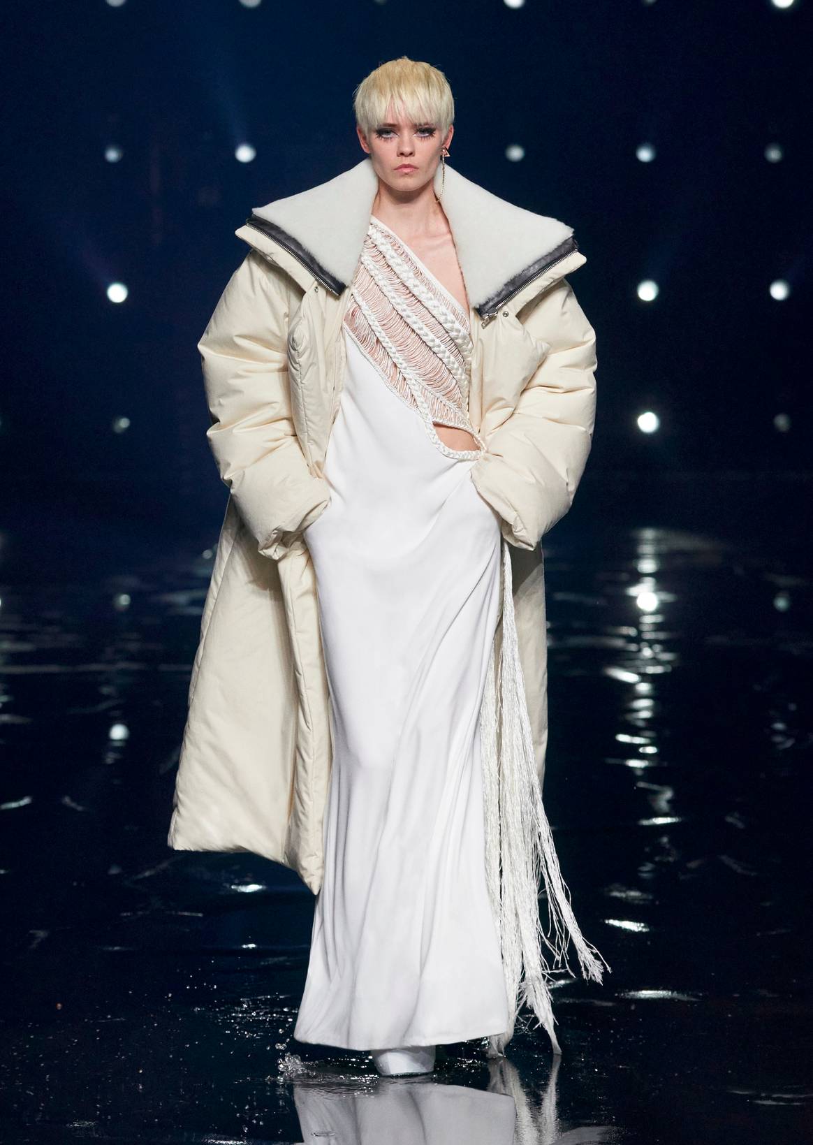 F/W21 Givenchy/Catwalk Pictures