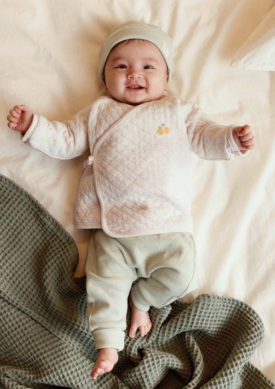 Photo Credits: H&M, colección para recién nacido con certificado oro “Cradle to Cradle”.