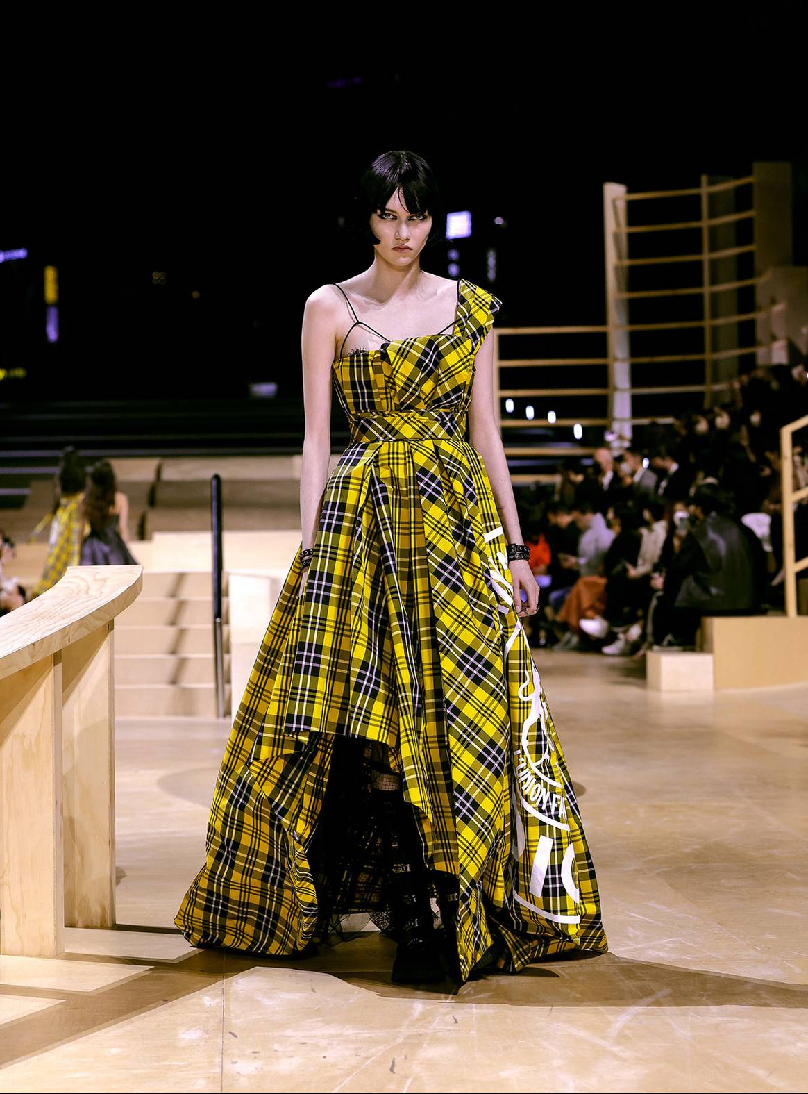 Photo Credits: Dior, desfile de presentación en Seúl de la colección de mujer para la temporada de Otoño Fall 2022.