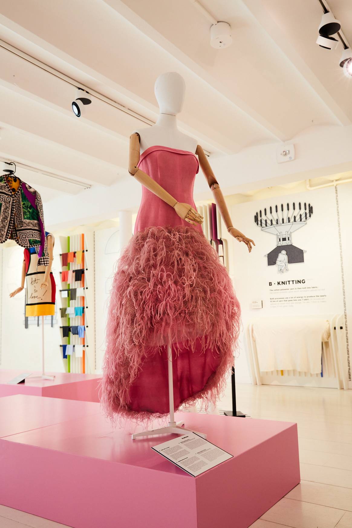 Fashion For Good Museum, credits: Kyla Elaine, Balenciaga jurk