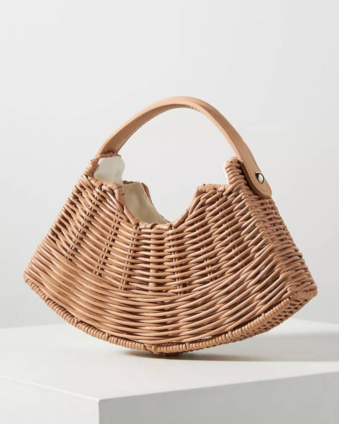 Wicker Wings, the Fan bag, official Facebook page of the brand