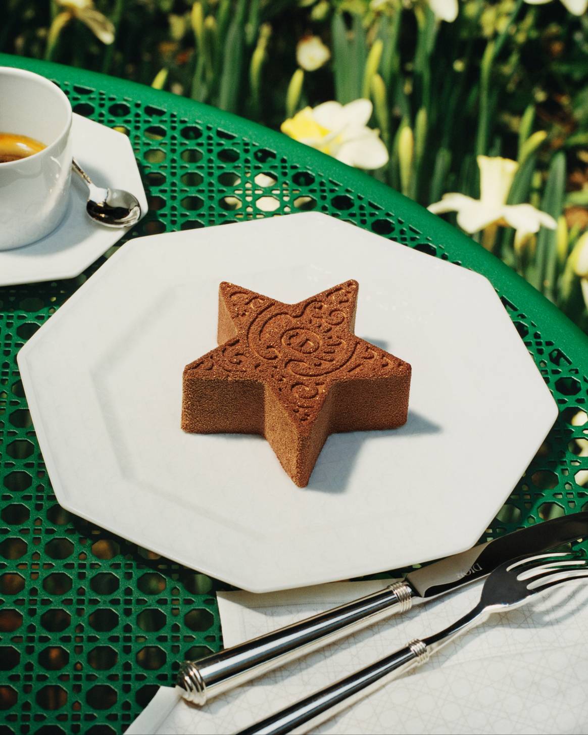 Sternenförmiges Dessert, das an den Dior Stern erinnert. Bild: Dior