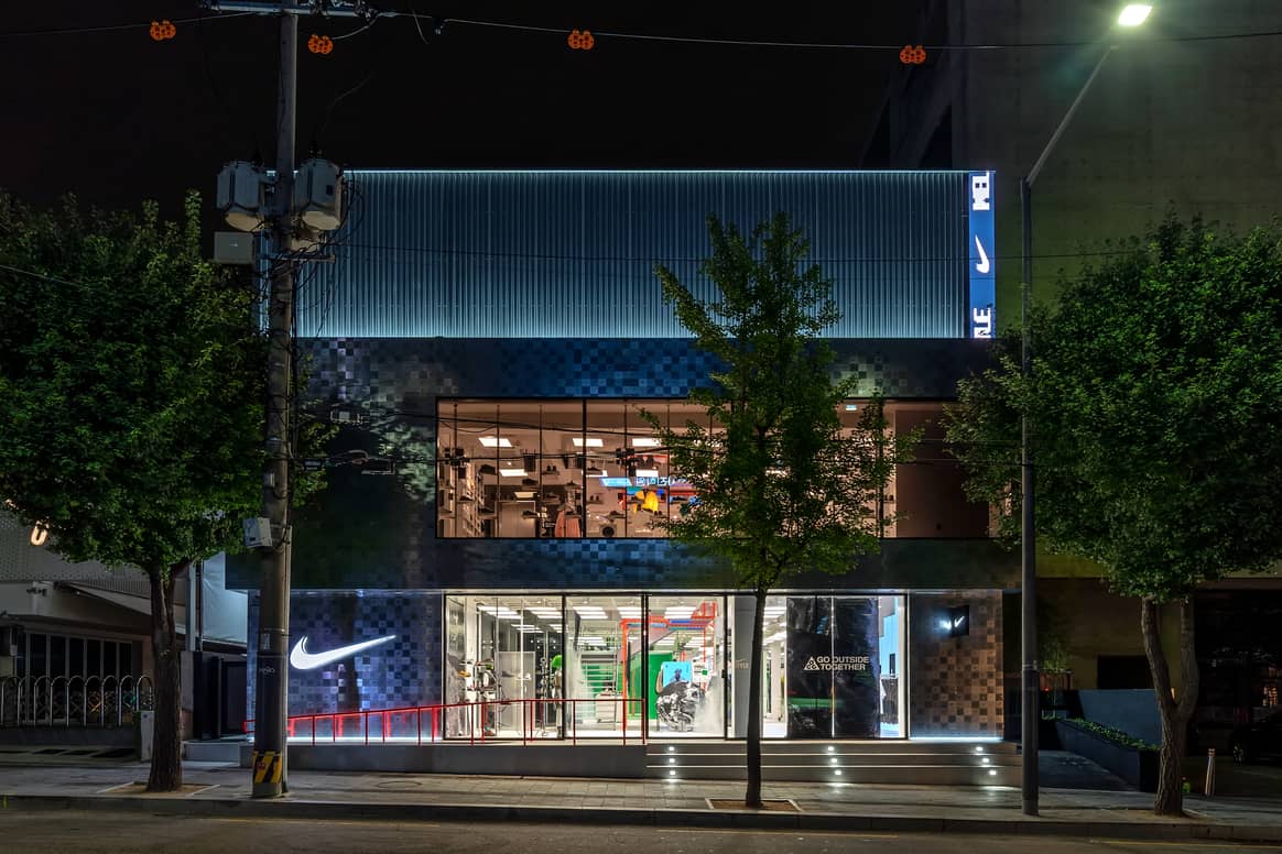 Bild zur Illustration von Einzel- und Großhandelsgeschäften. Nike-Store in SeoulBild: Nike