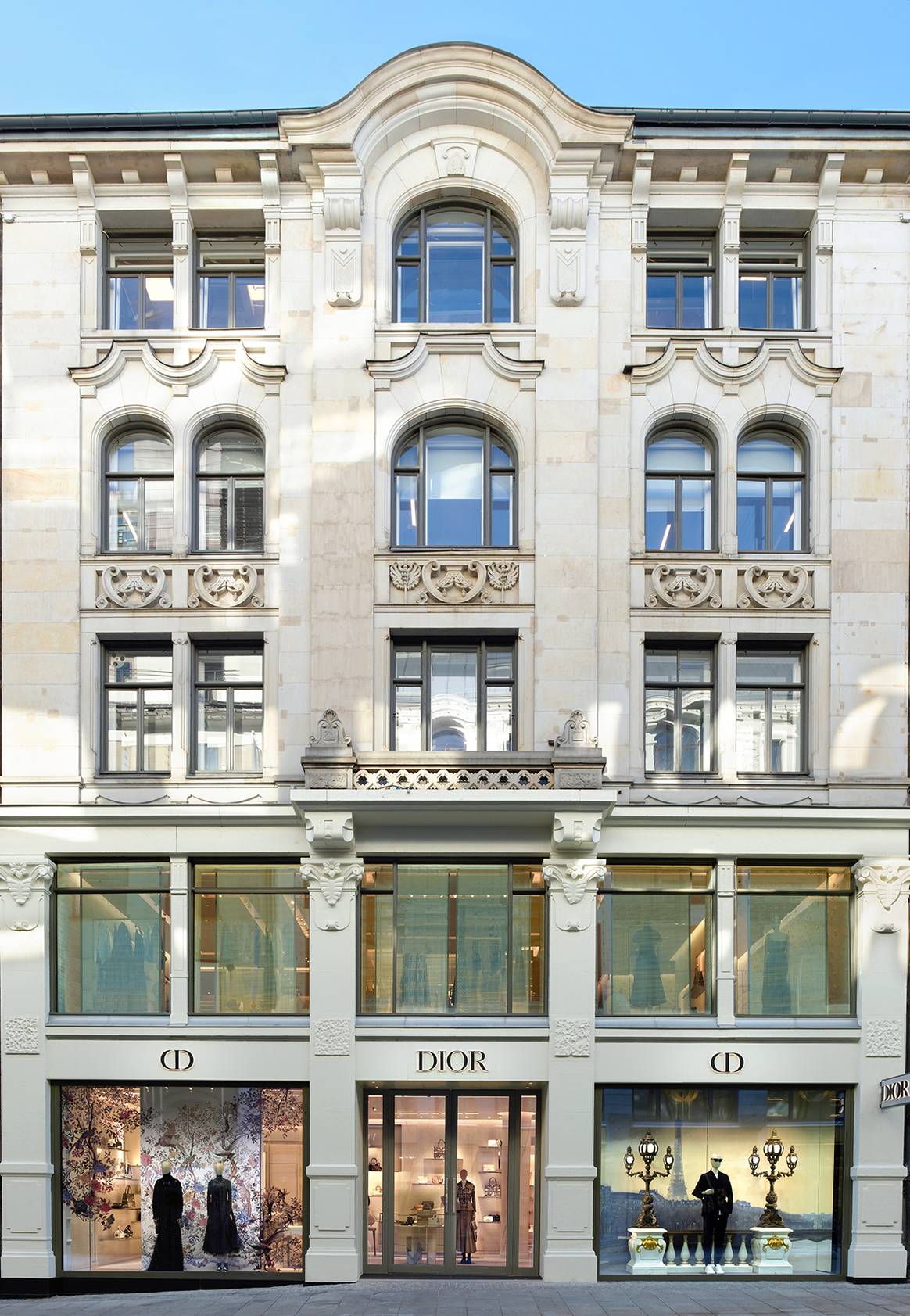 Photo Credits: Nueva boutique de Dior en Oslo, Noruega. Fotografía de cortesía.
