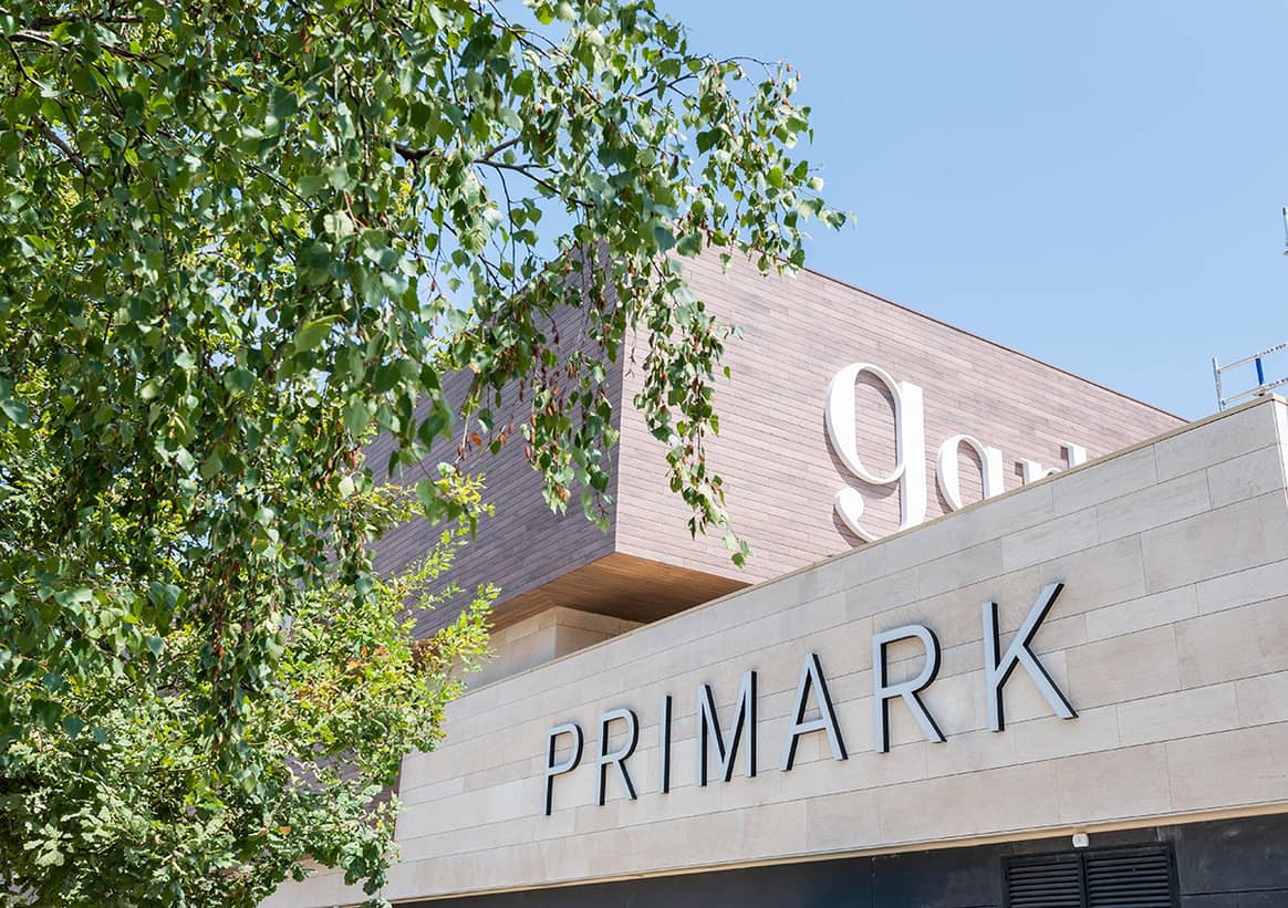 Photo Credits: Exterior de la nueva tienda Primark Donostia en el centro comercial Garbera de San Sebastián. Primark, fotografía de cortesía.