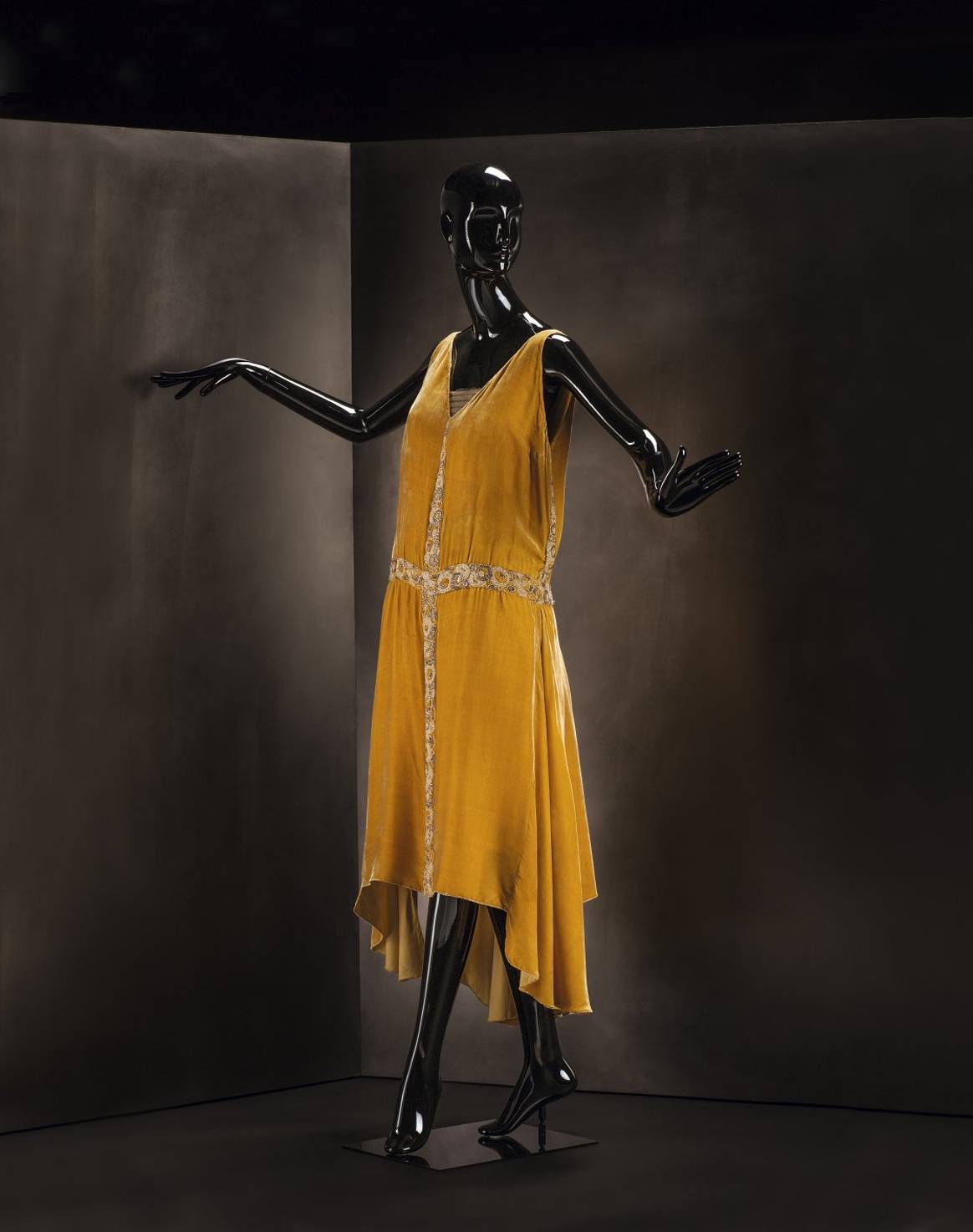 Chanel Abendkleid, 1927-28. ©  Draiflessen Collection, Mettingen. Photograph: Christin Losta