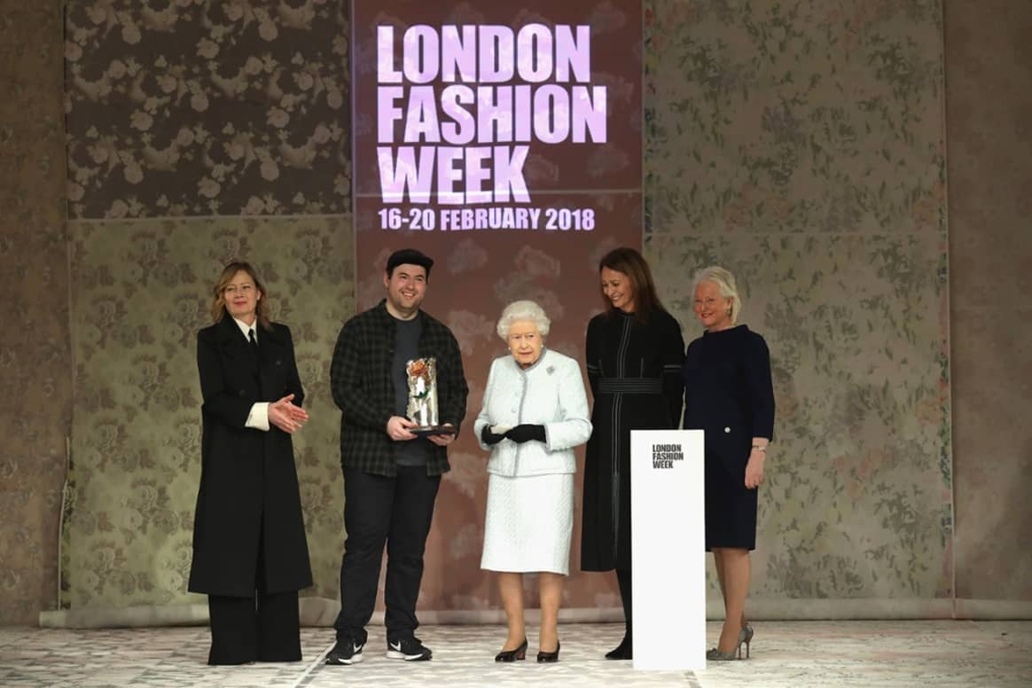 Beeld: British Fashion Council via Getty Images. Fotografen: Tristan Fewings, Tim Whitby en Rebecca Lewis