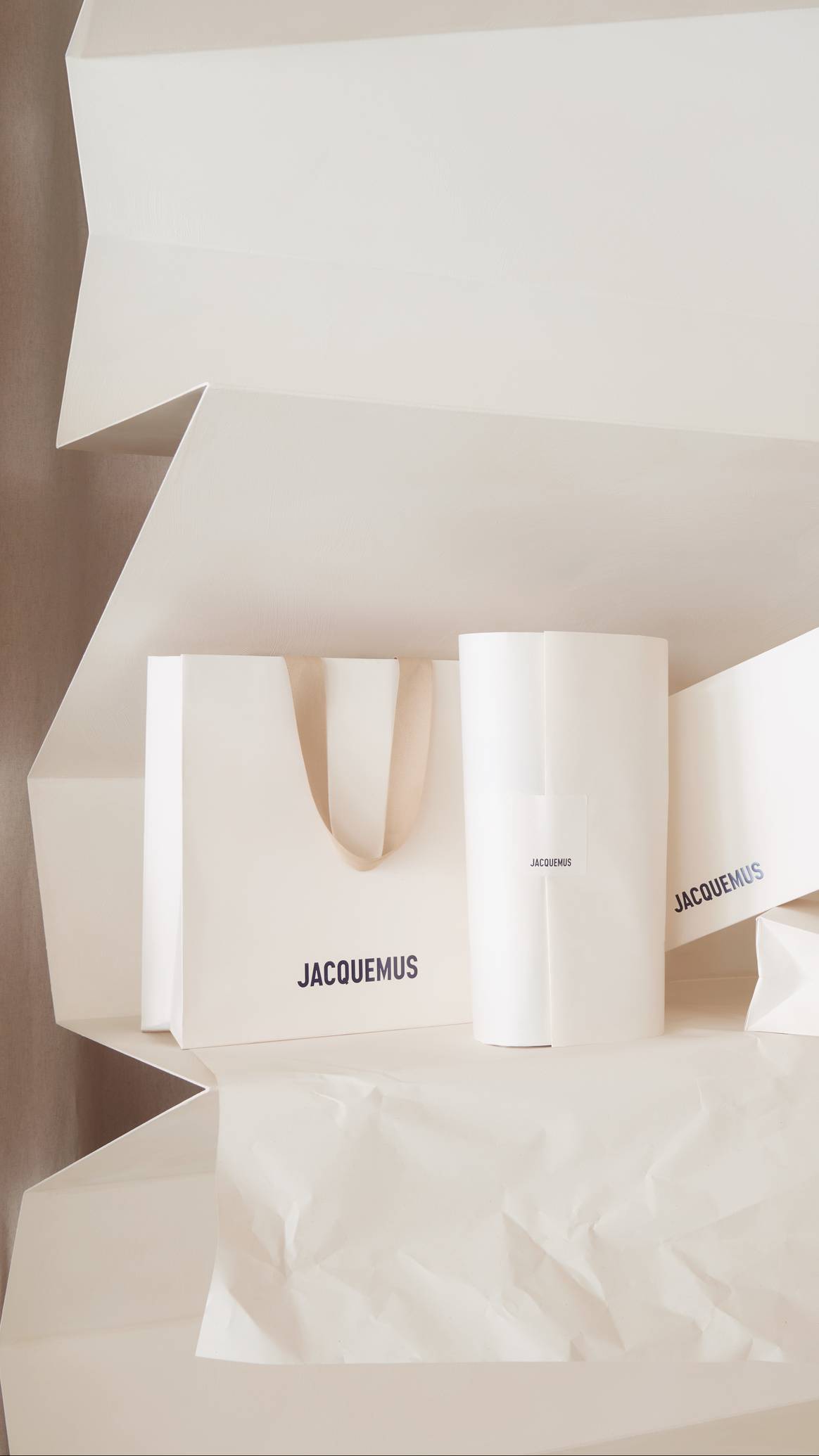Jacquemus' La Boutique Montaigne. Foto: Adrien Dirand