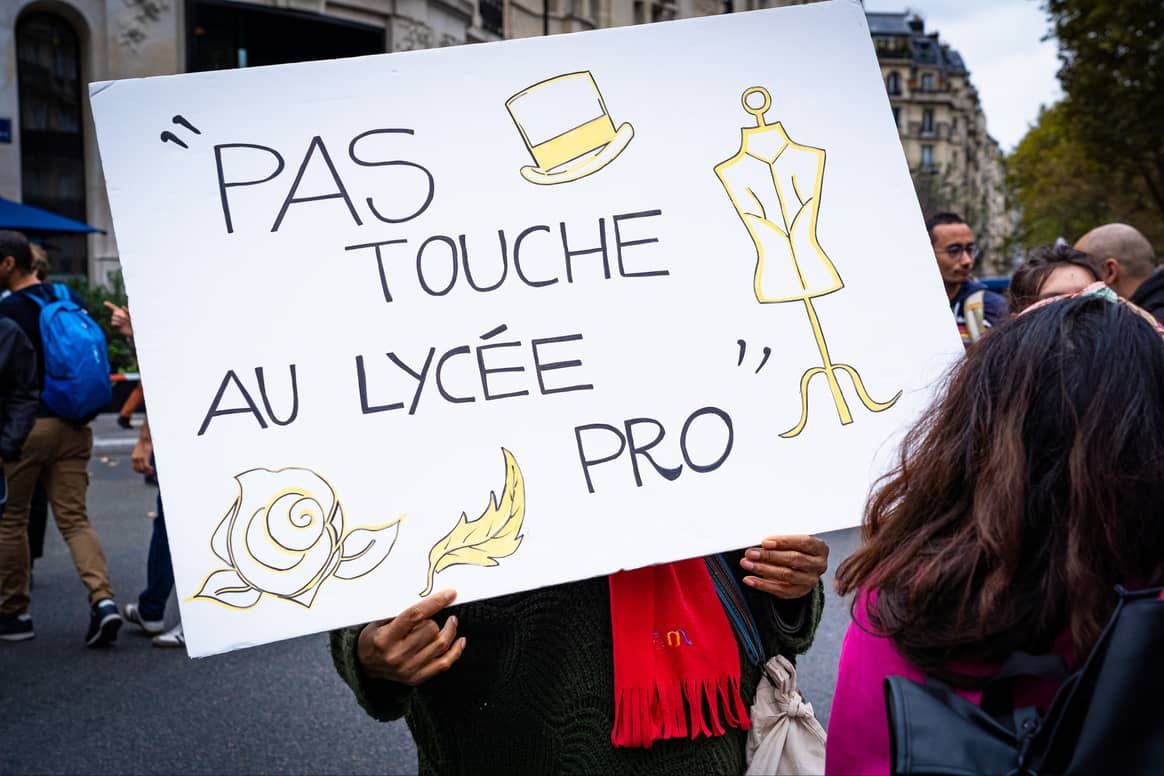 Demonstration against reform of the vocational high
school (Paris. Oct. 22). Photo: Hans Lucas via AFP