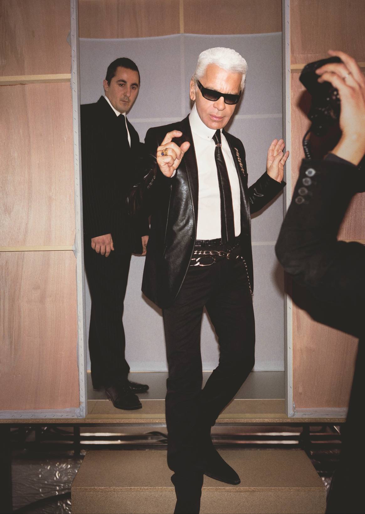 Karl Lagerfeld backstage at the Autumn/Winter 2003/2004 ready - to - wear Chanel show, Paris, March 2003