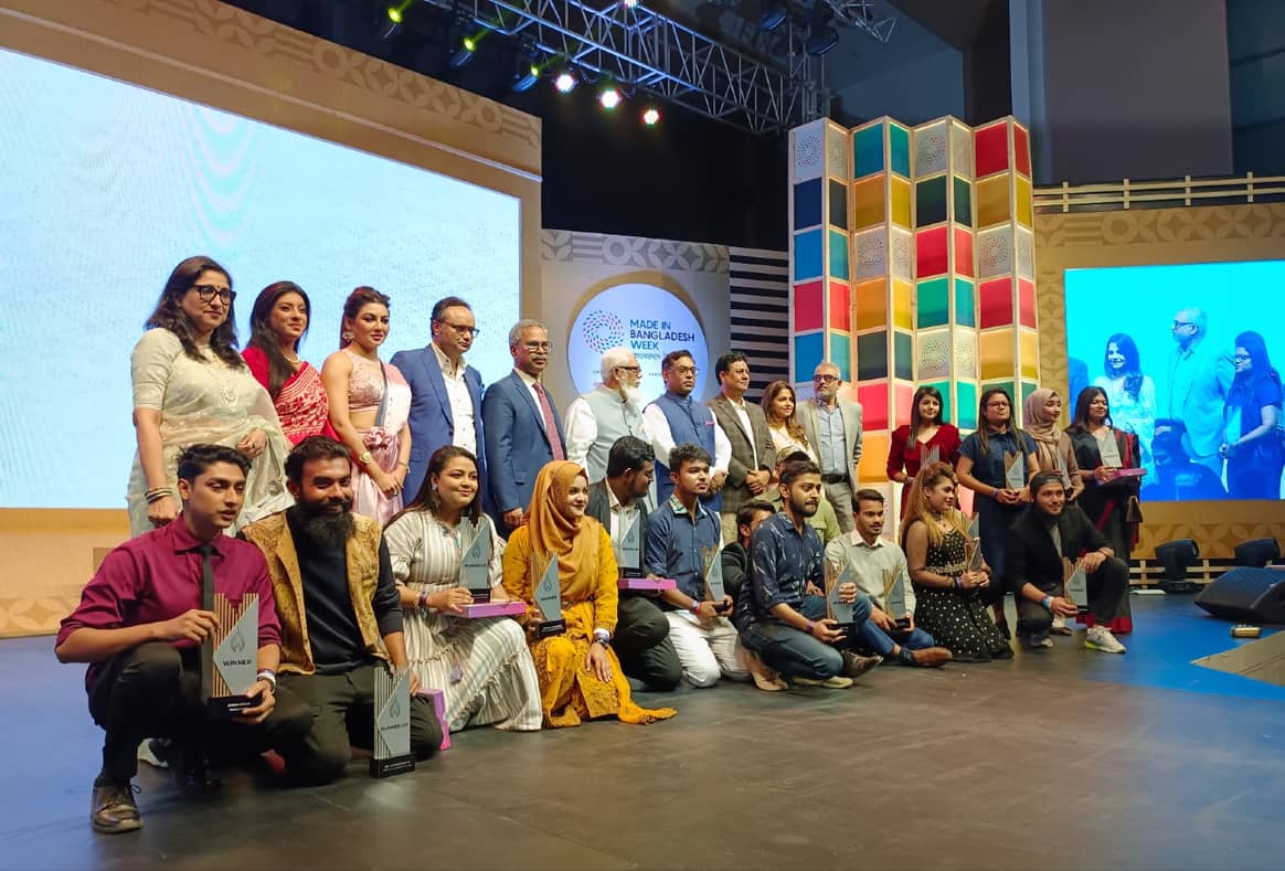 Die Gewinner:innen des Sustainable Design and Innovation Awards im Rahmen der Made in Bangladesh Week. Foto: Sumit Suryawanshi für Fashion United