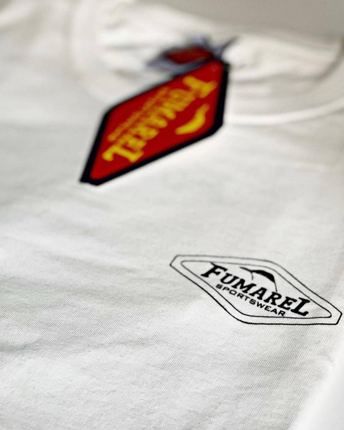 Photo Credits: Camiseta con el logotipo de Fumarel. Fotografía de cortesía.