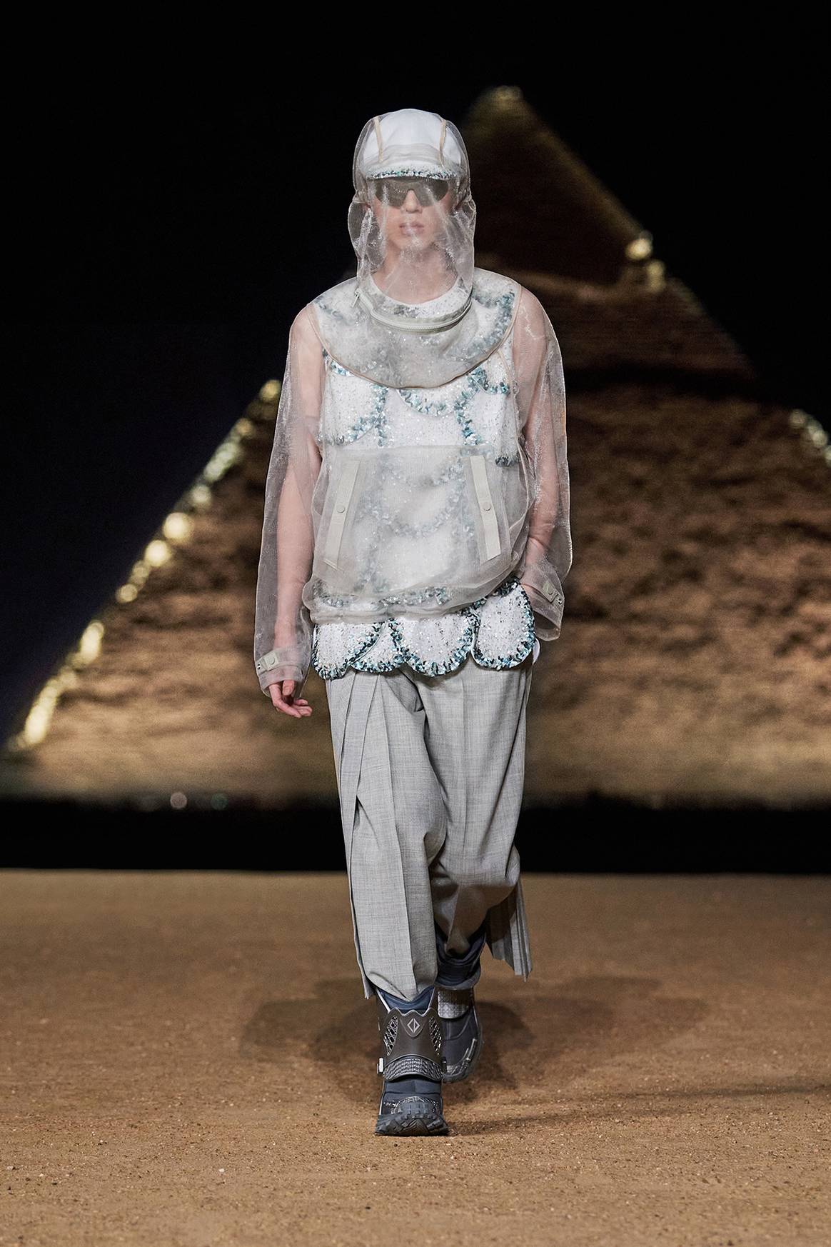 Photo Credits: Desfile de presentación en Egipto de la colección de hombre de Dior para la temporada de Otoño de 2023. Fotografía de cortesía.