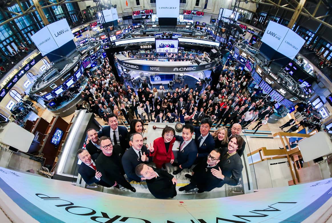 Photo Credits: Sesión de debut de Lanvin Group en la Bolsa de Valores de Nueva York. NYSE, página oficial de Facebook.