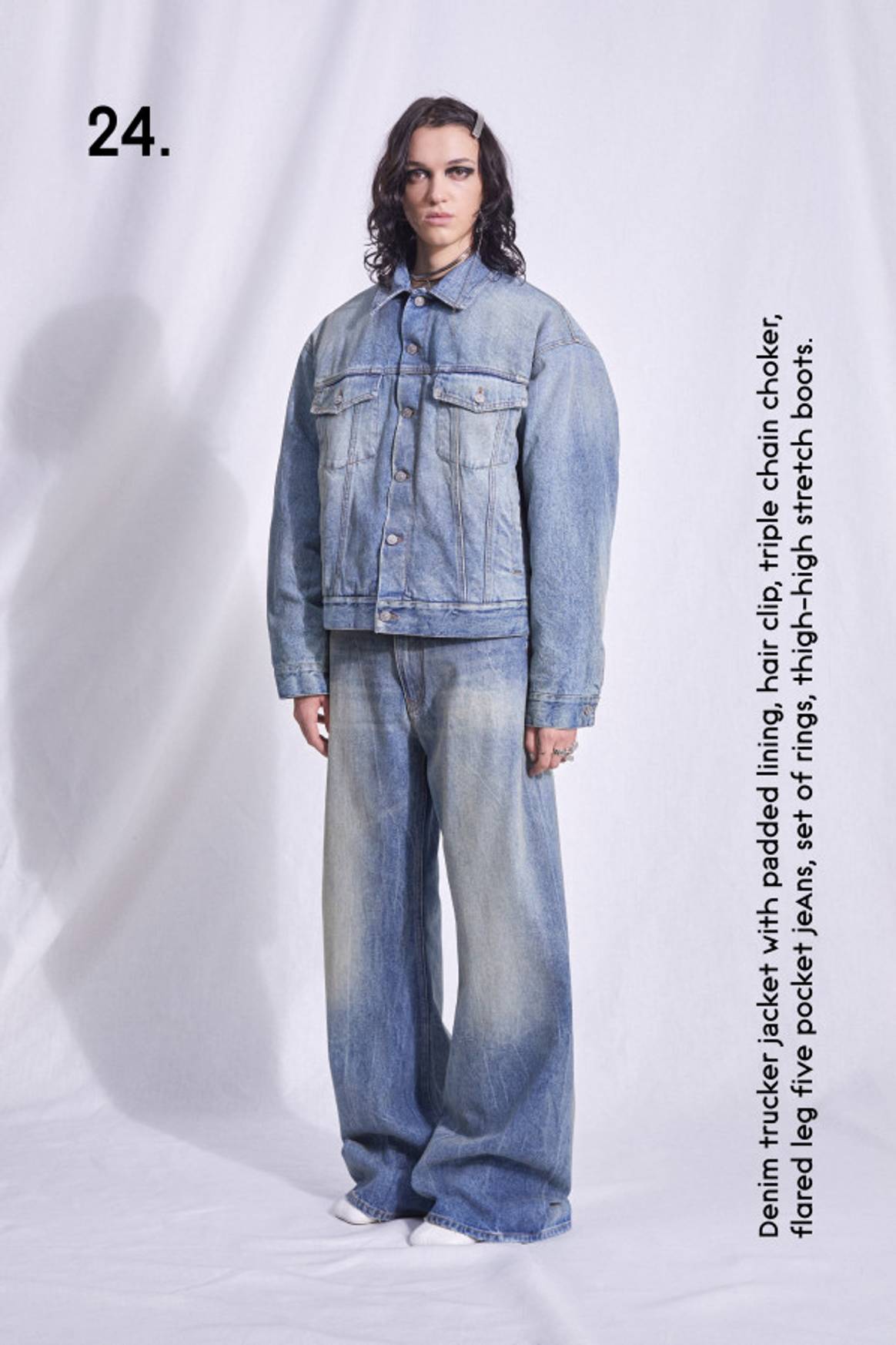 Image: MM6 Martin Margiela Pre-Fall 23 /Catwalk Pictures