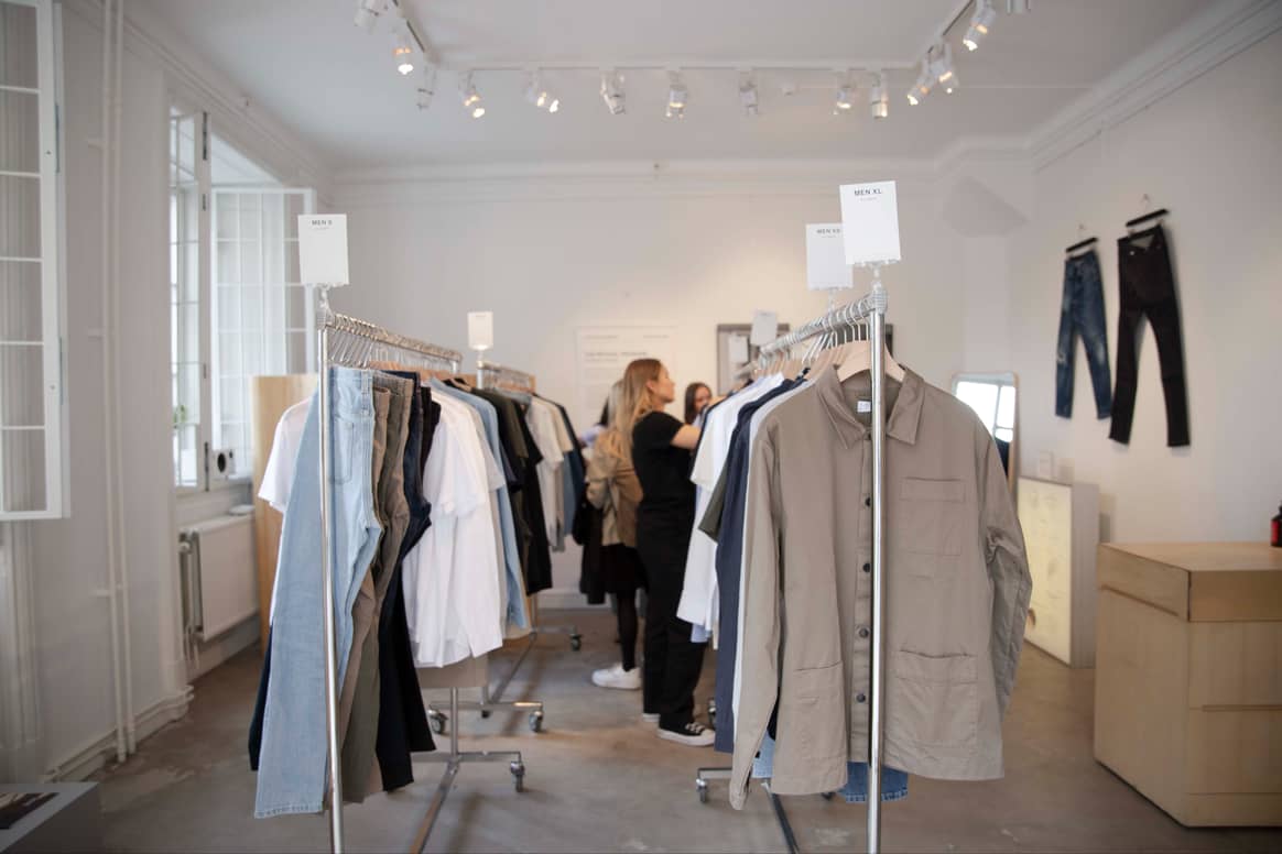 Resell of revived items through a pop-up event in
Stockholm. Photo courtesy of Asket.