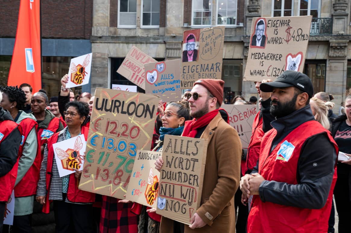 De staking van Bijenkorf-personeel op vrijdag 30 september. Beeld: Aygin Kolaei voor FashionUnited