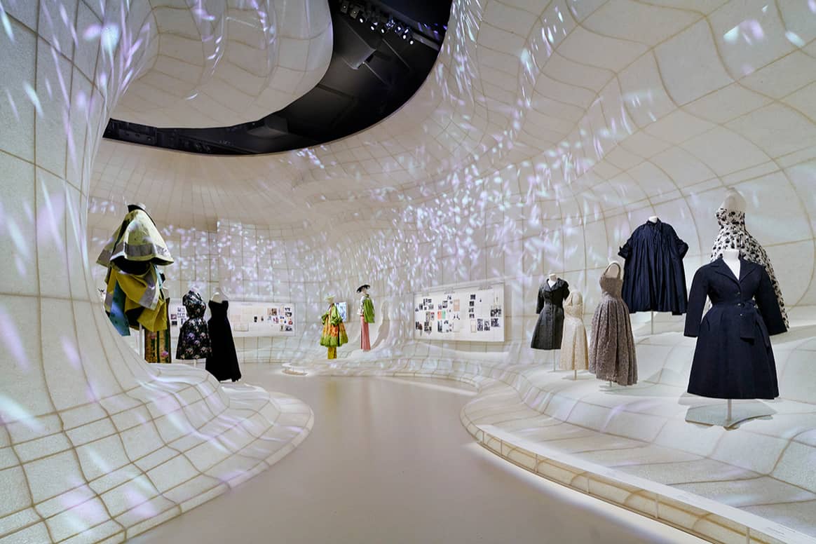 Exposition "Christian Dior: Designer of Dreams" à Tokyo. © Daici Ano. Courtesy of Dior