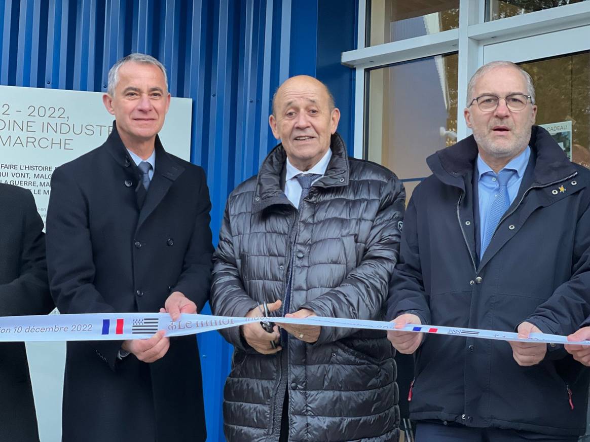 Jean-Yves Le Drian s’apprêtant à couper le ruban pour l’inauguration officiel du nouveau bâtiment Le Minor  – crédit Mathieu Lavenu pour Le Minor