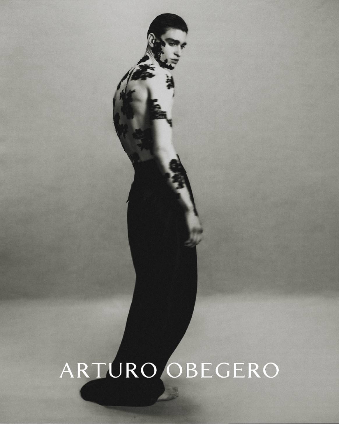 Arturo Obegero AW23-campagne Rue de Rome van Luka Booth. Beeld: Arturo Obegero