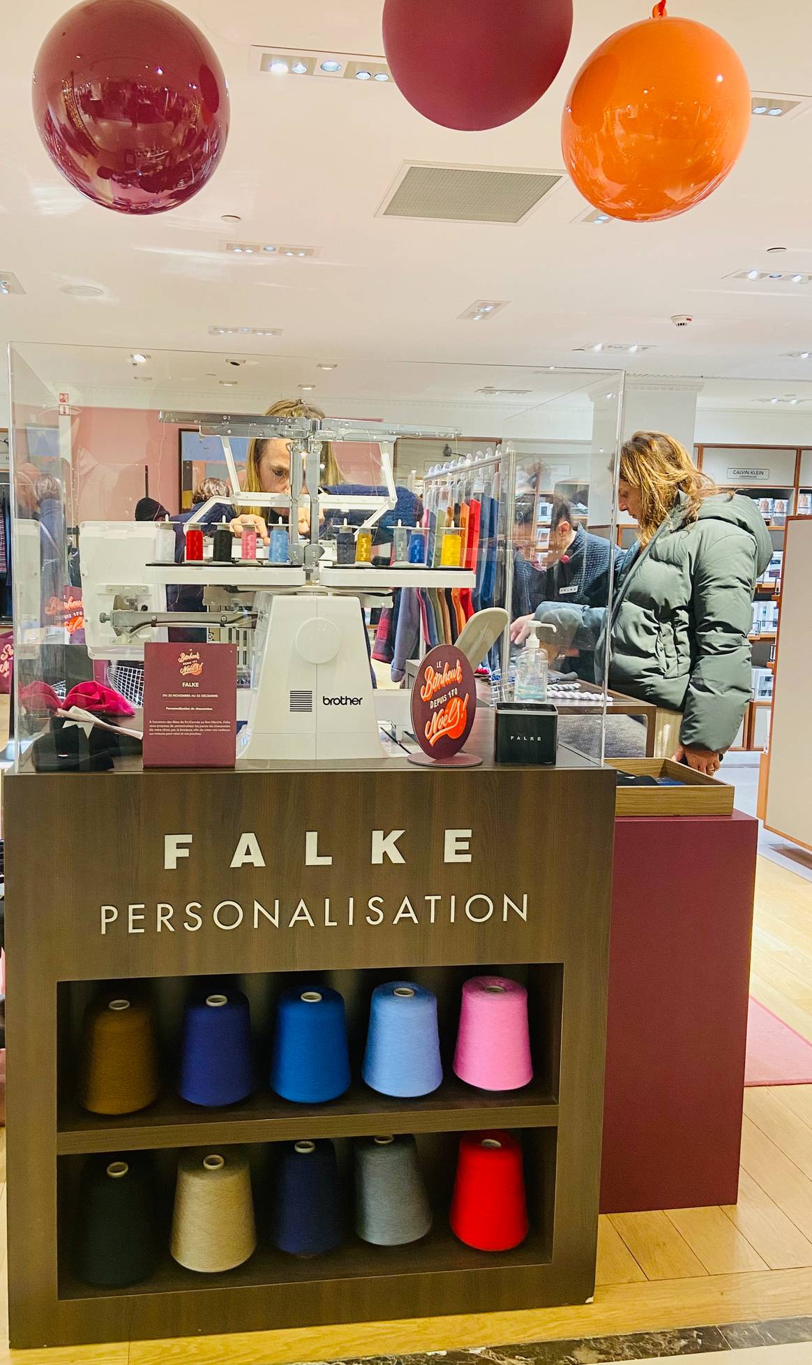 Falke’s personalisatiebar in Le Bon Marché  (Foto Melvin van Tholl)