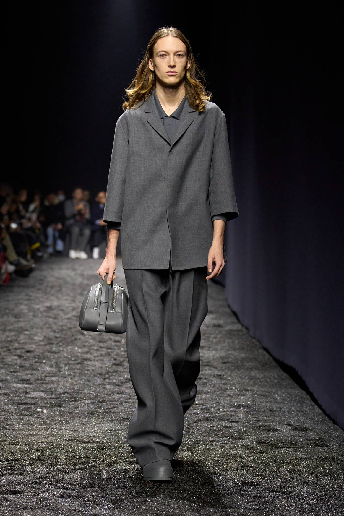 Giorgio Armani Fall Winter 2023, Menswear. Crédit : Launchmetrics Spotlight