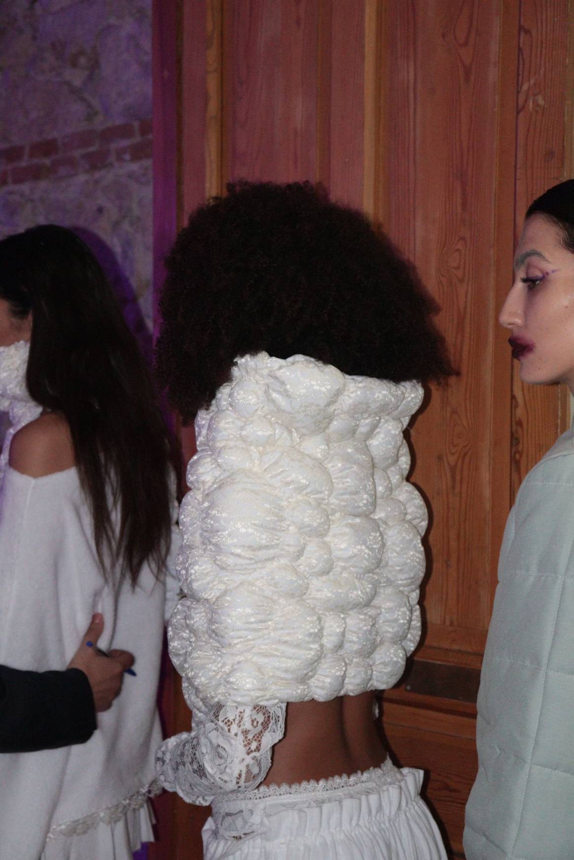 Backstage image of the Paranoia fashion show by ESNE, courtesy of Claudia Pintados Morales. Details of one of her looks.