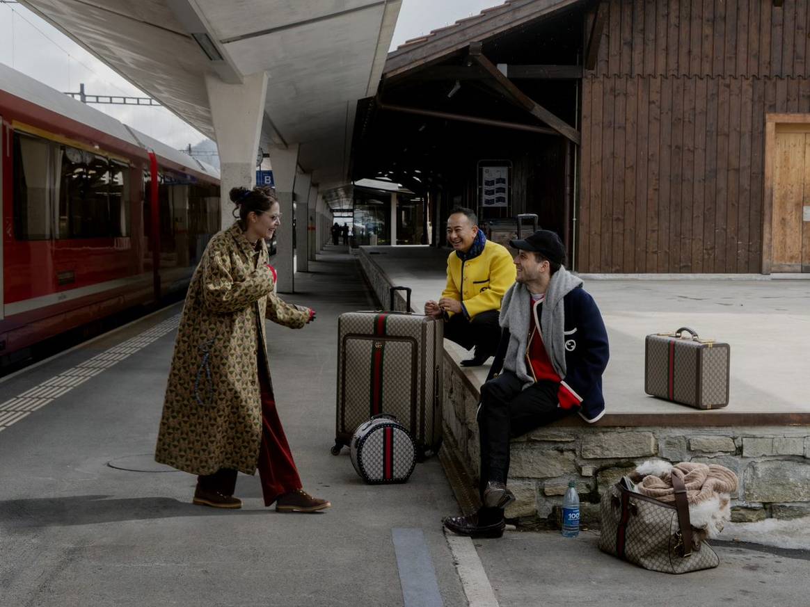 Die drei Künstler in St. Moritz. Bild: Artists In Flux; Nomad & Gucci