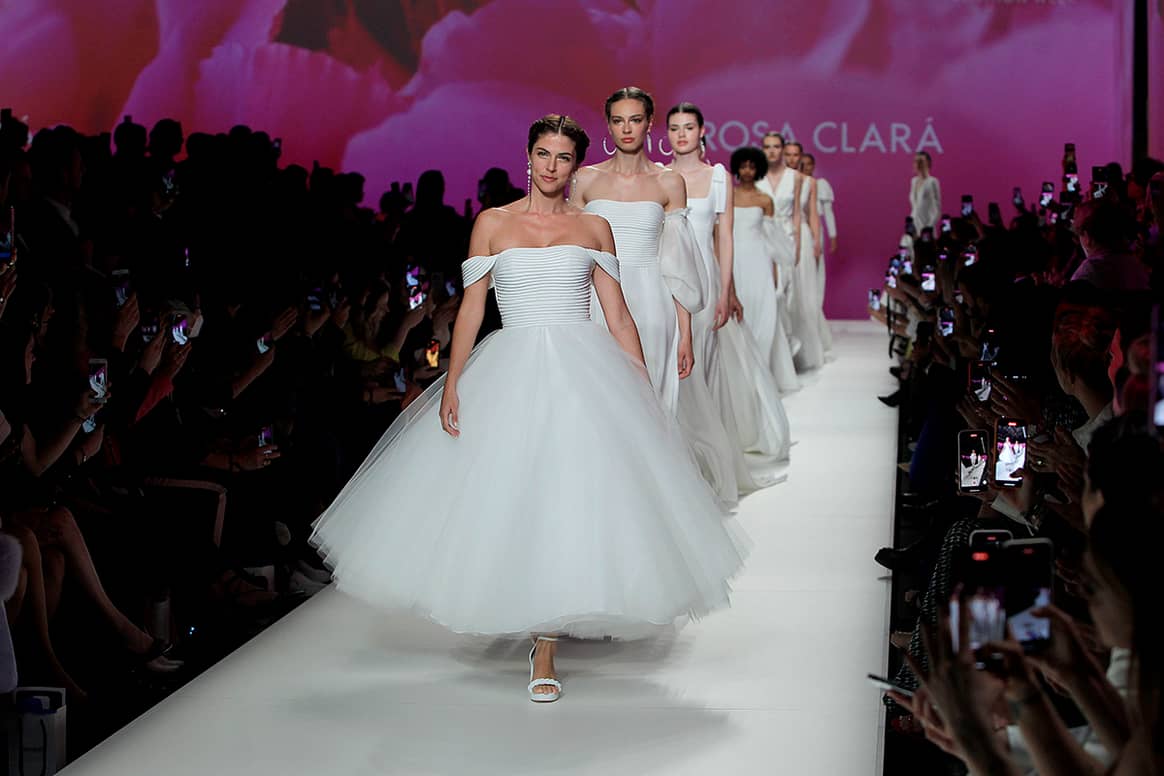 Photo Credits: Desfile de Rosa Clará en Barcelona Bridal Fashion Week 2022. BBFW, fotografía de archivo.