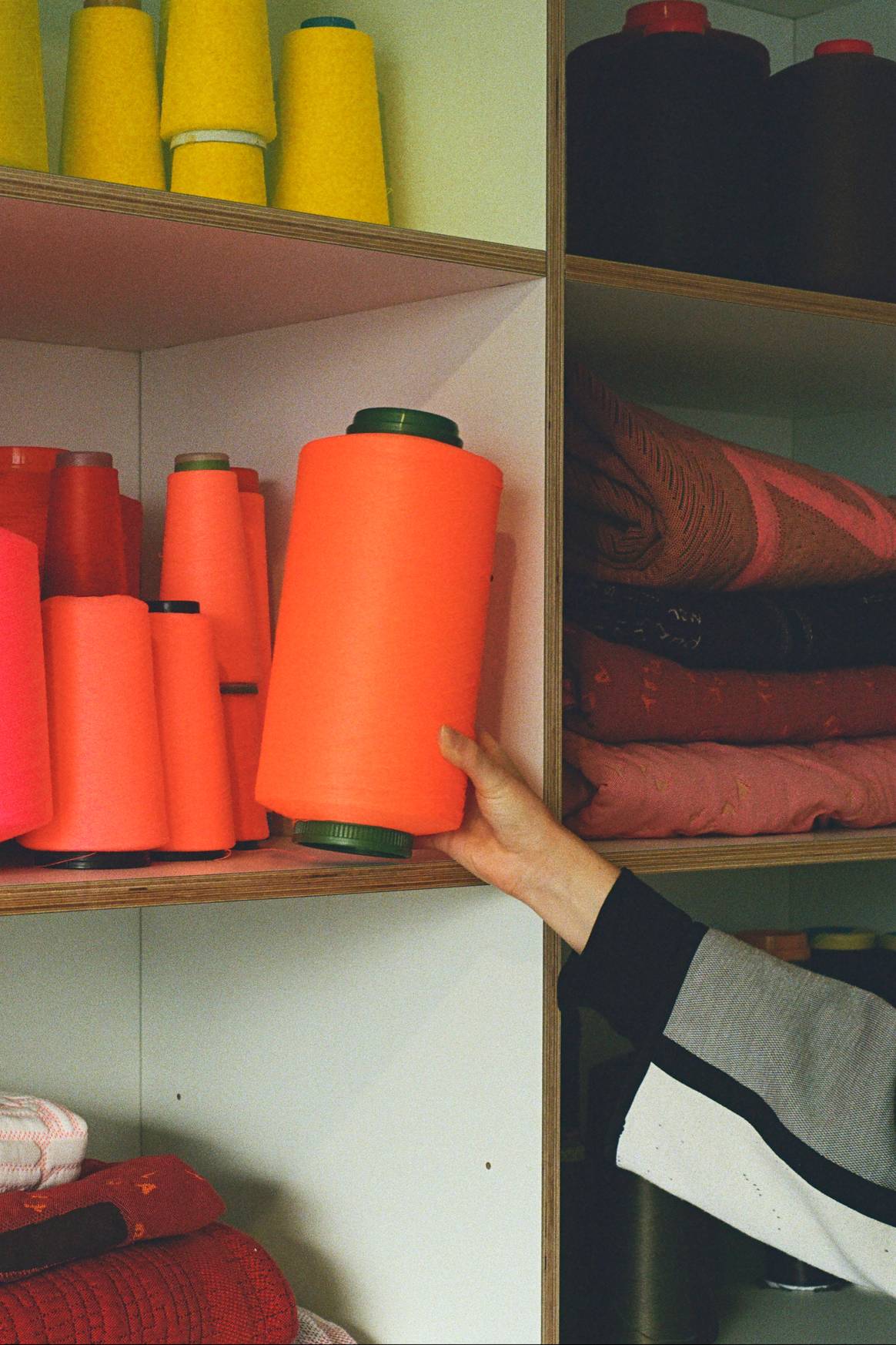 Hilos y tejidos de la empresa holandesa de innovación textil Byborre. Propiedad: ByBorre