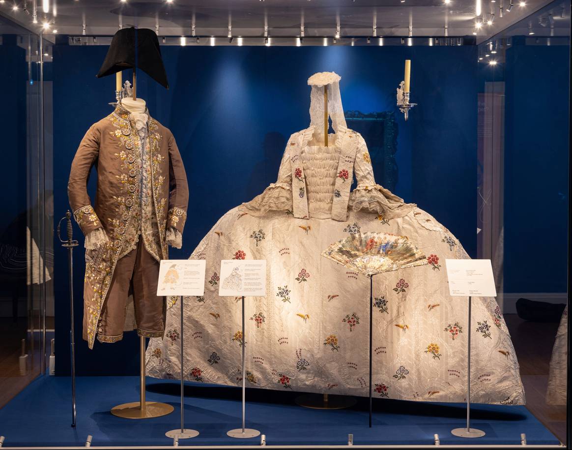 Foto: Historic Royal Palaces; Crown to Couture tentoonstelling