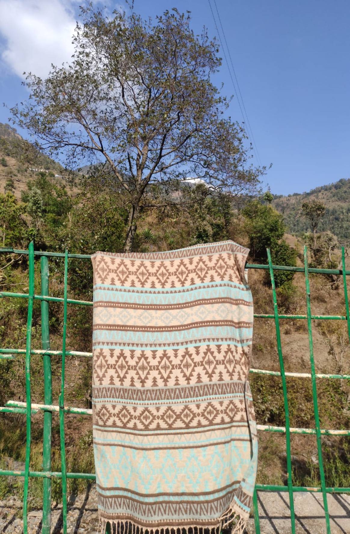 A big, comfortable shawl should be part of any essential wardrobe. Image: Sumit Suryawanshi for FashionUnited