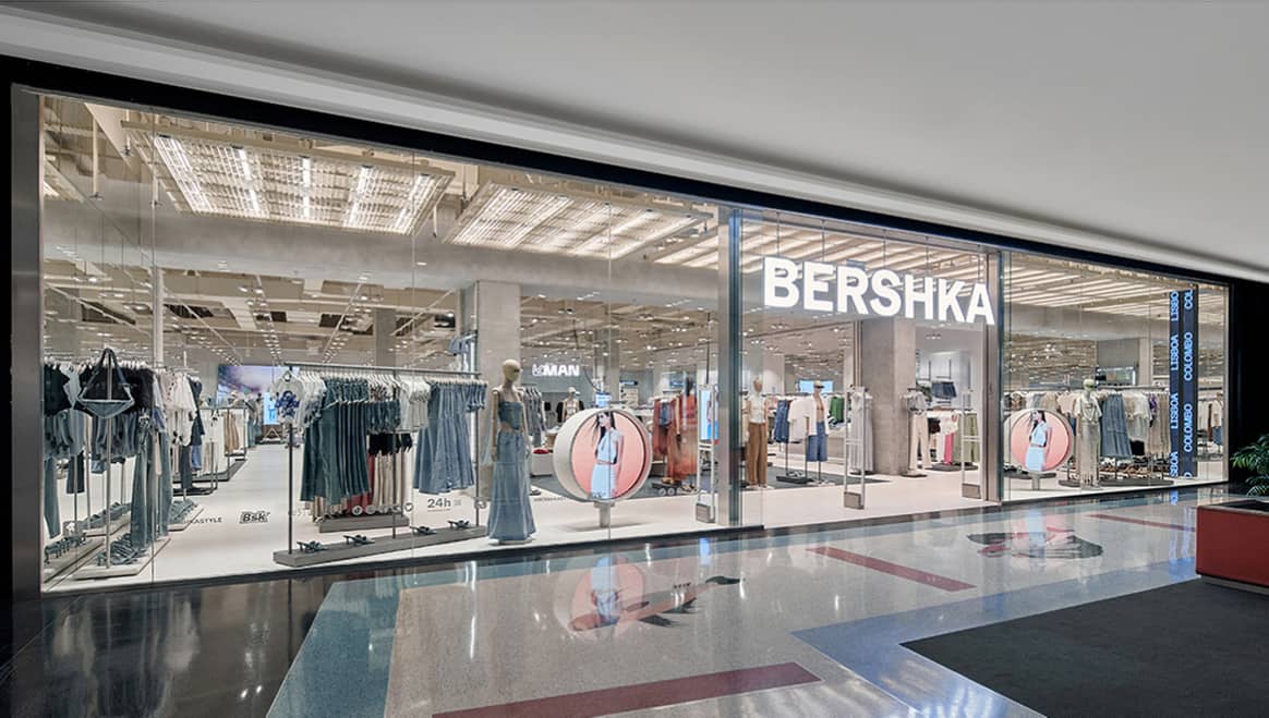 Photo Credits: Exterior de la nueva tienda de Bershka en el centro comercial Colombo de Lisboa. Fotografía de cortesía.