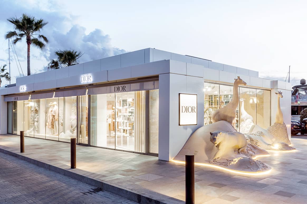 Photo Credits: Vista de la pop-up de Dior en Ibiza. Fotografía de cortesía, realizada por Raphael Dautigny.