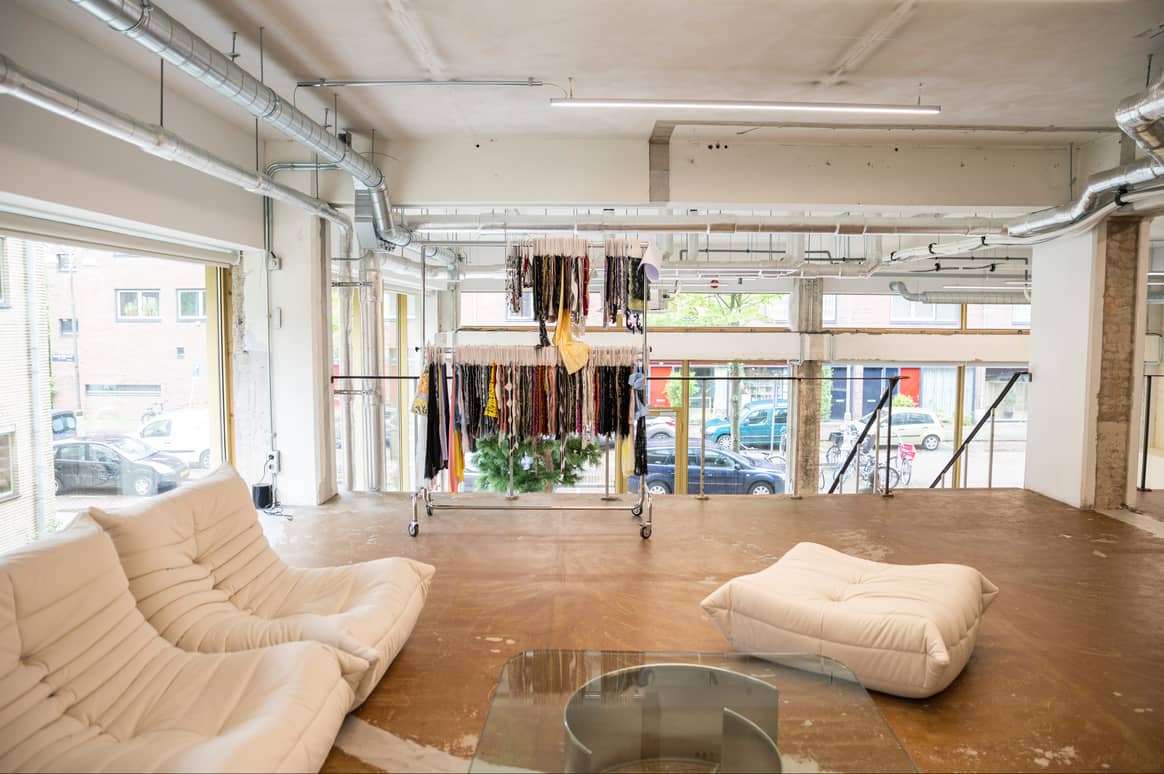 Het atelier en kantoor van Workingmenblues. Beeld: Aygin
Kolaei voor FashionUnited