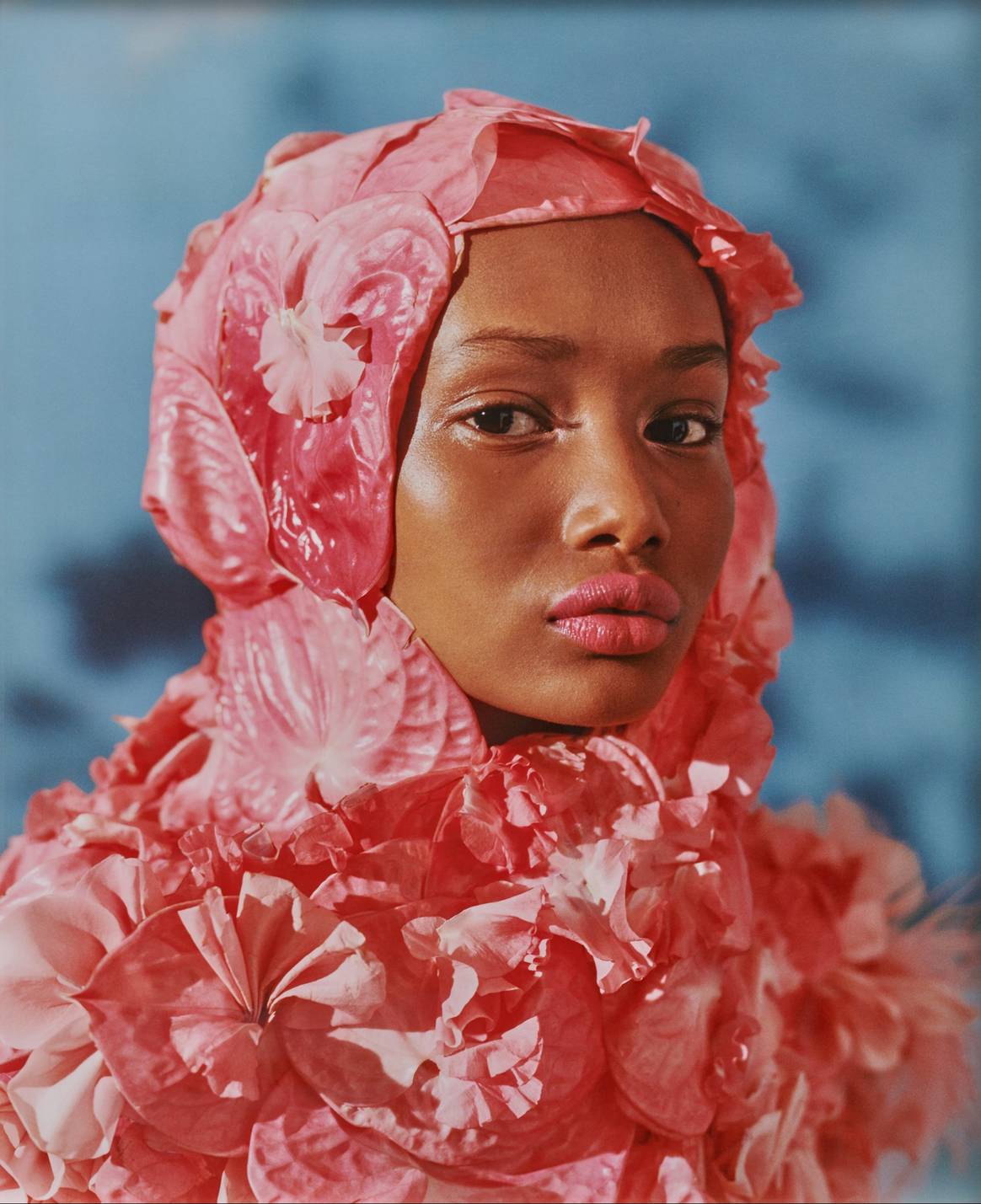 Tyler Mitchell, Untitled (Hijab Couture), for US Vogue, 2019. Pigment print, printed 2020. Edition 3 of 3. Nicola Erni Collection. Beeld: Noordbrabants Museum