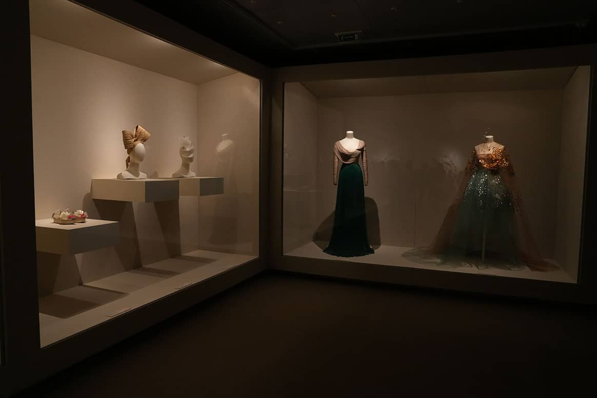 Créditos: Interior de la exposición “Josep Font. Belleza e inquietud”, en el Museo Cristóbal Balenciaga de Getaria. Fotografía de cortesía.