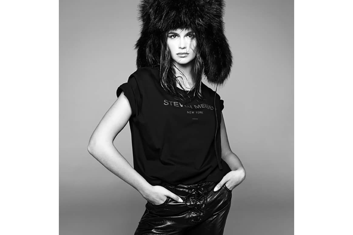 Fotografía de campaña de la colección cápsula diseñada por Steven Meisel para Zara.