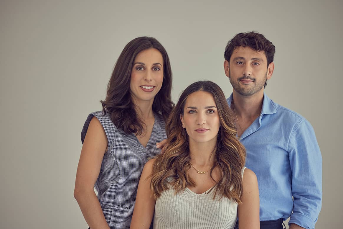 Mónica Rodríguez, Marta Iglesias y Gonzalo Sáenz, cofundadores de Recovo.