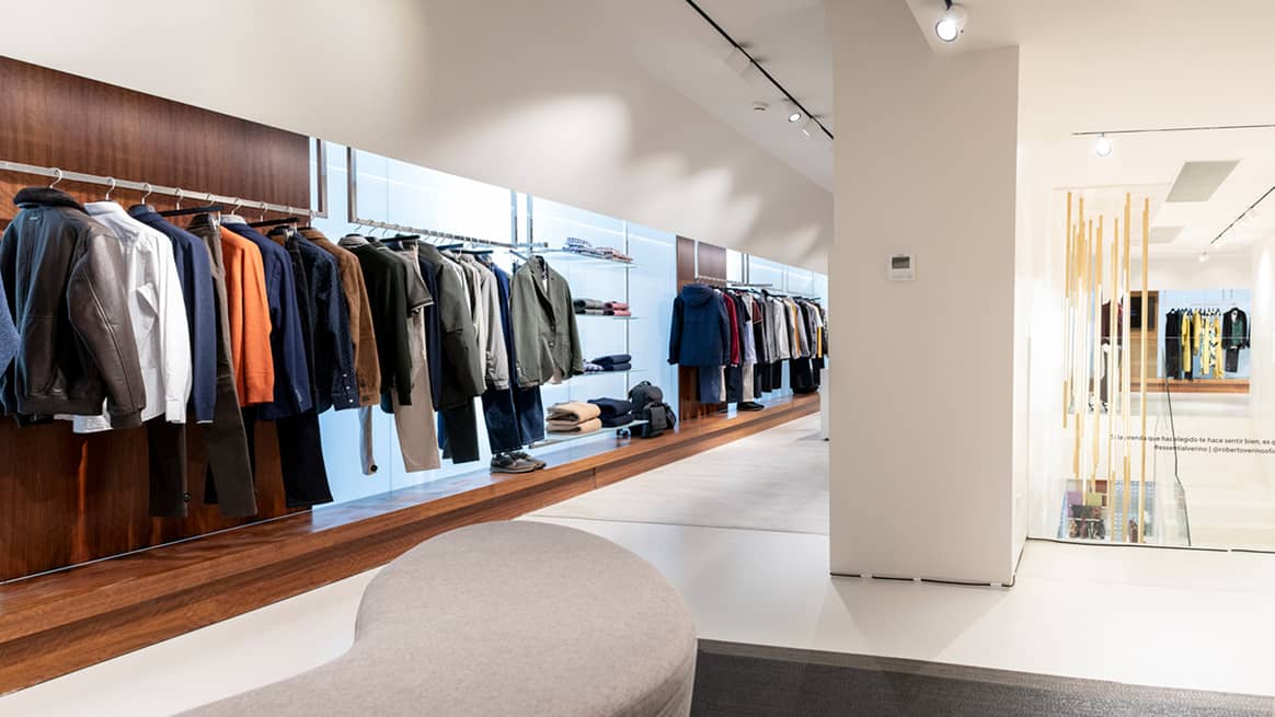 Interior de la nueva tienda de Roberto Verino en el número 33 de la calle de Serrano de Madrid, España.